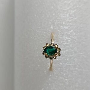 Green & Clear Rhinestone Size 7 Goldtone Ring